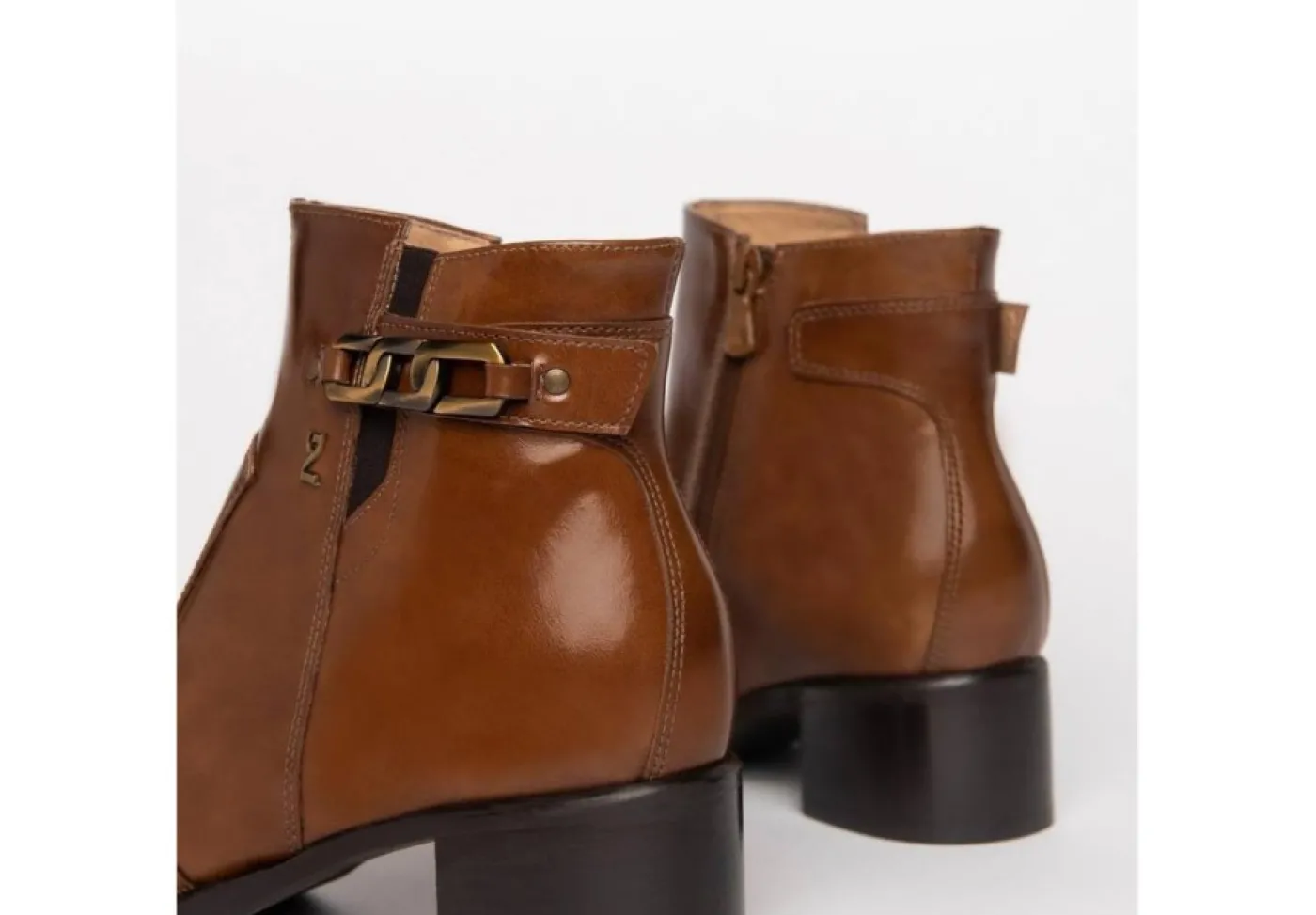 Nero Giardini Tronchetti*Tronchetto Da Donna Made In Italy Con Catena I205002D Cu